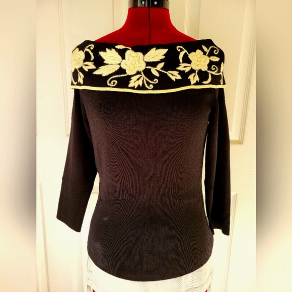 BCBGMAXAZRIA sweater round wide neck embroidered - Picture 1 of 4